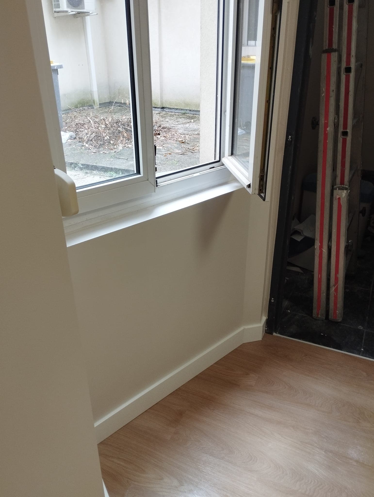 Après Détails près de la fenêtre