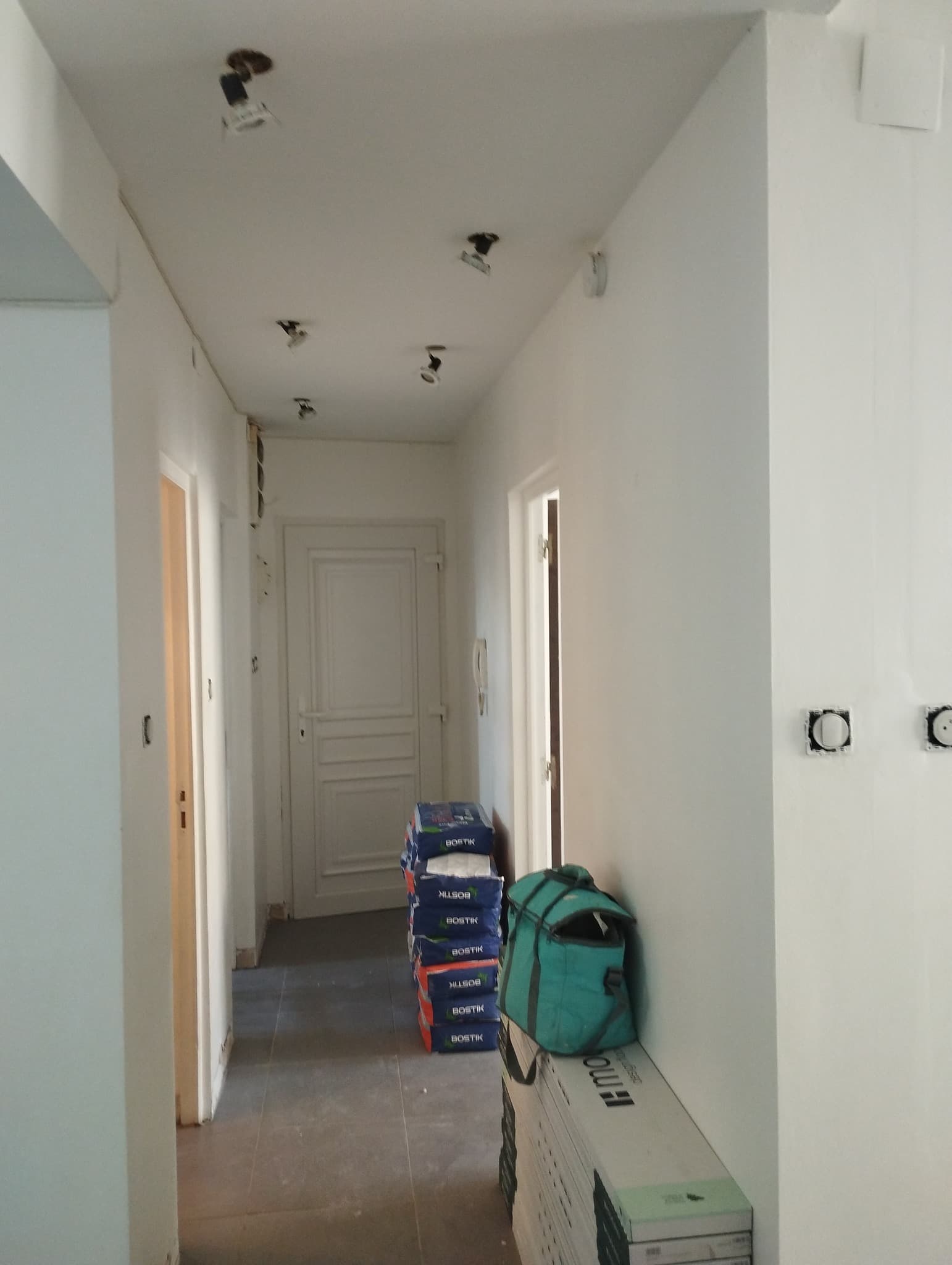 Couloir rénové en collaboration - Metz - Avant