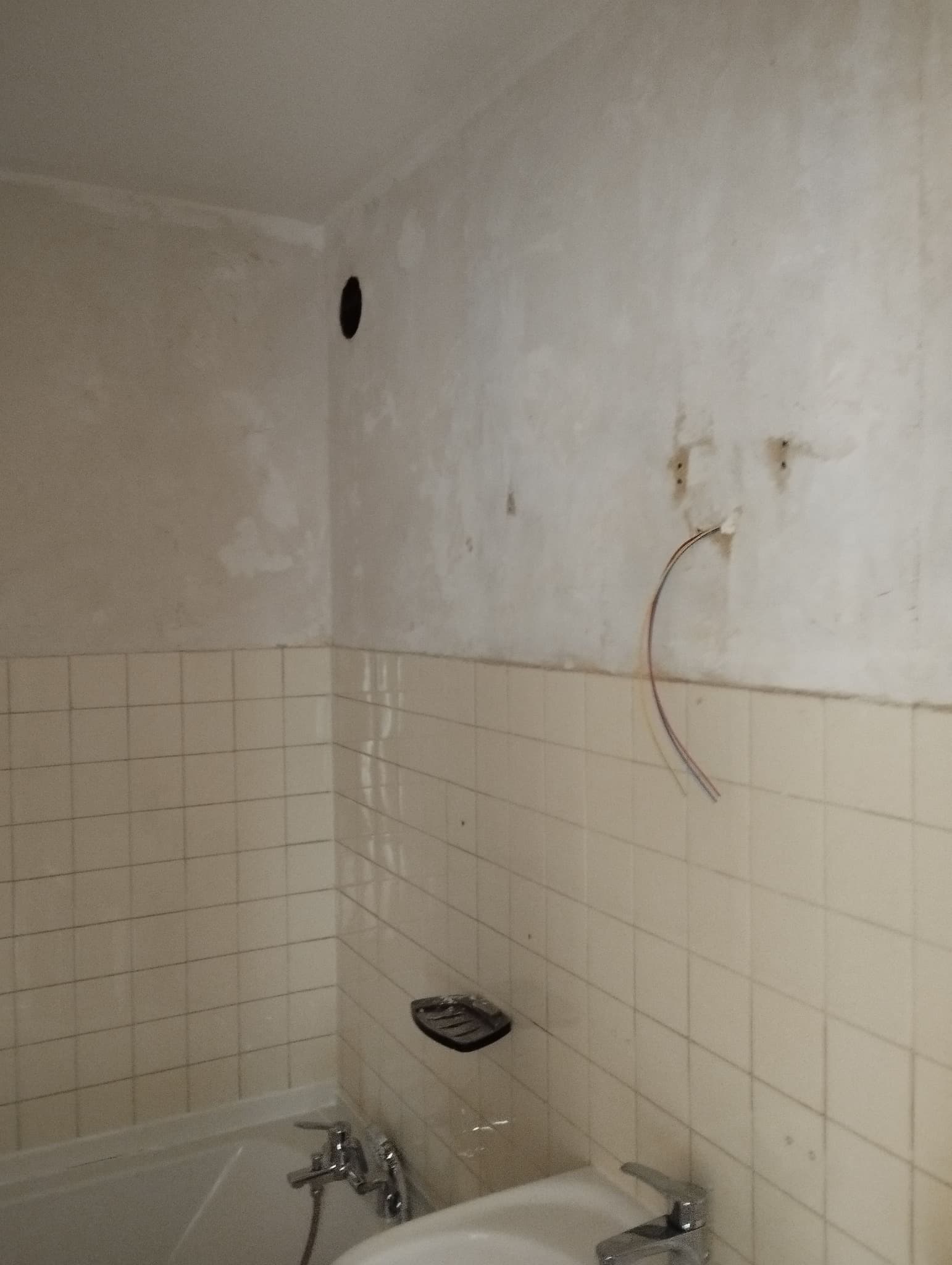 Avant Salle de bain rénovée